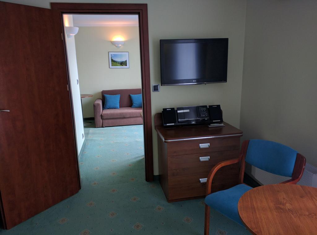 Willa Pod Skrzydlami Hotel Międzybrodzie Bialskie Kültér fotó