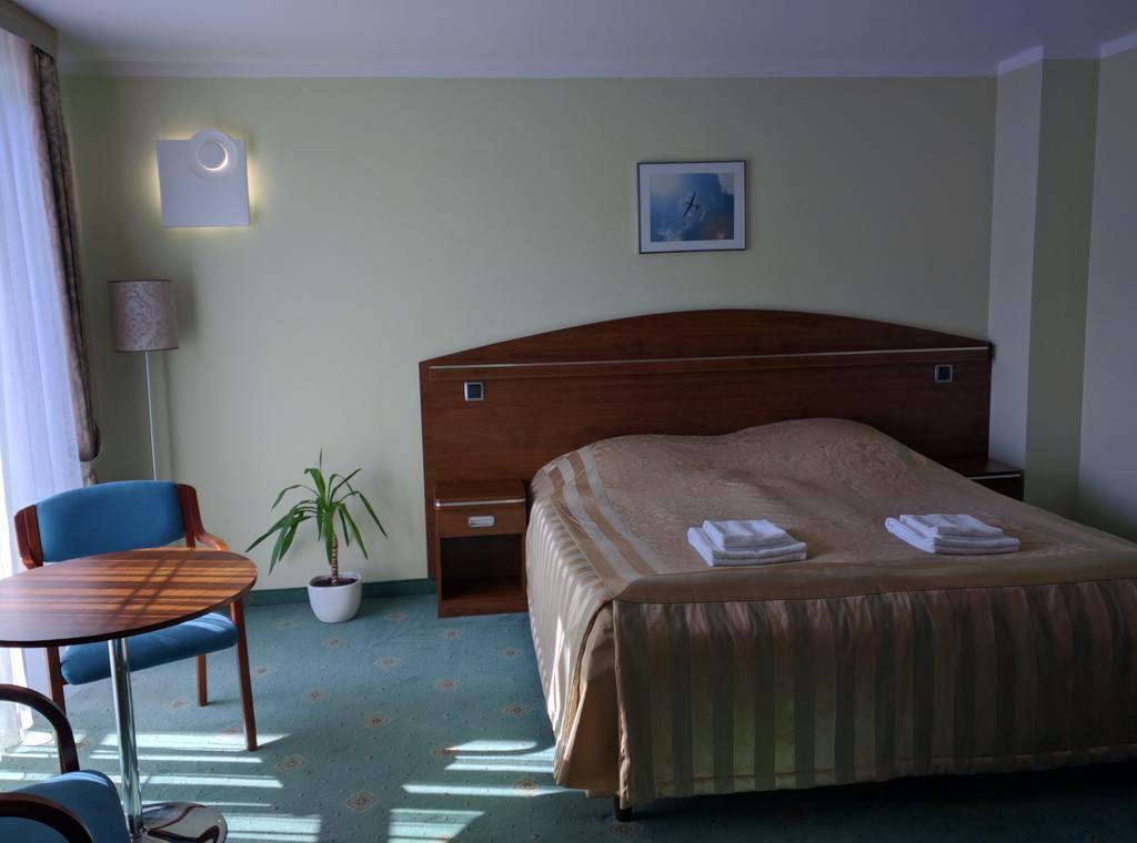 Willa Pod Skrzydlami Hotel Międzybrodzie Bialskie Kültér fotó