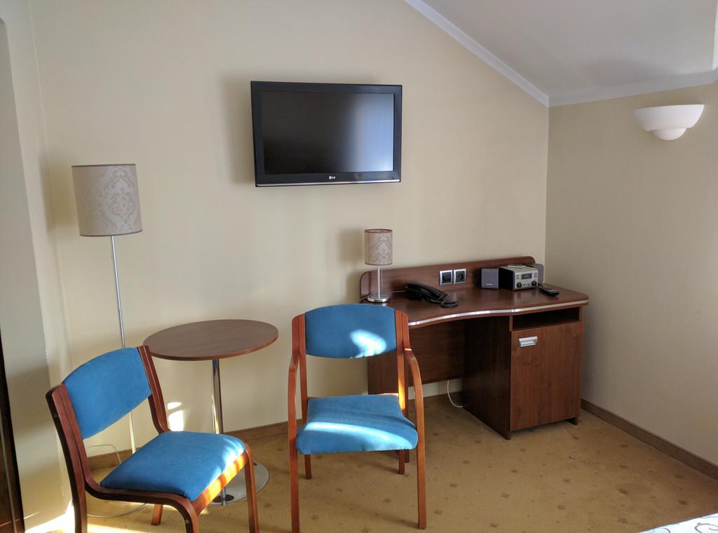 Willa Pod Skrzydlami Hotel Międzybrodzie Bialskie Kültér fotó