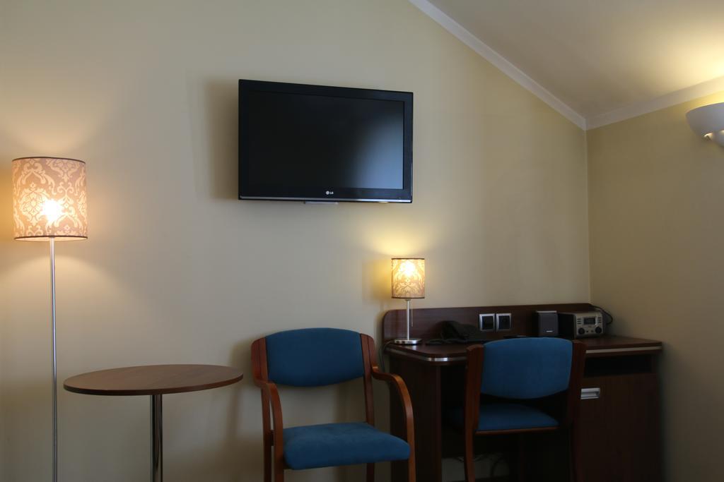 Willa Pod Skrzydlami Hotel Międzybrodzie Bialskie Kültér fotó