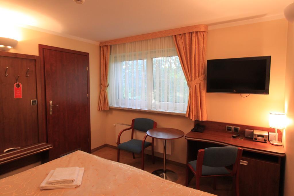Willa Pod Skrzydlami Hotel Międzybrodzie Bialskie Kültér fotó