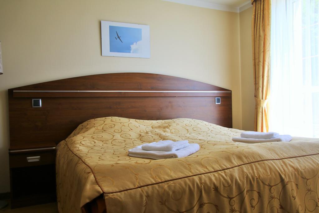Willa Pod Skrzydlami Hotel Międzybrodzie Bialskie Kültér fotó