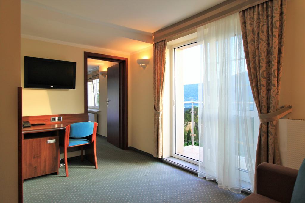 Willa Pod Skrzydlami Hotel Międzybrodzie Bialskie Kültér fotó